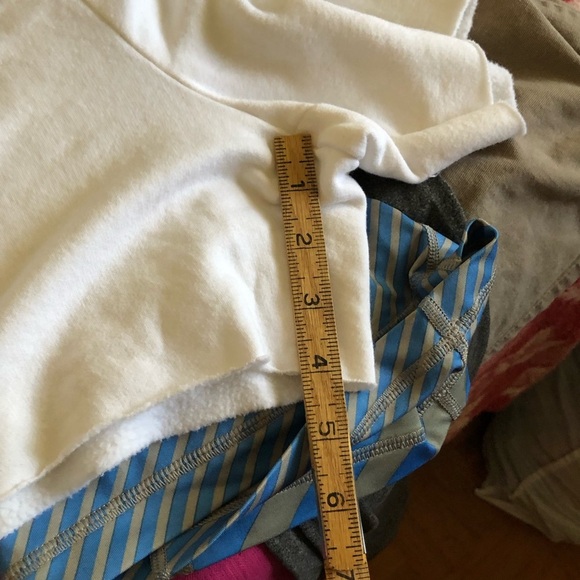 Offline White Crop Shorts Medium Run Larger - Picture 6 of 8